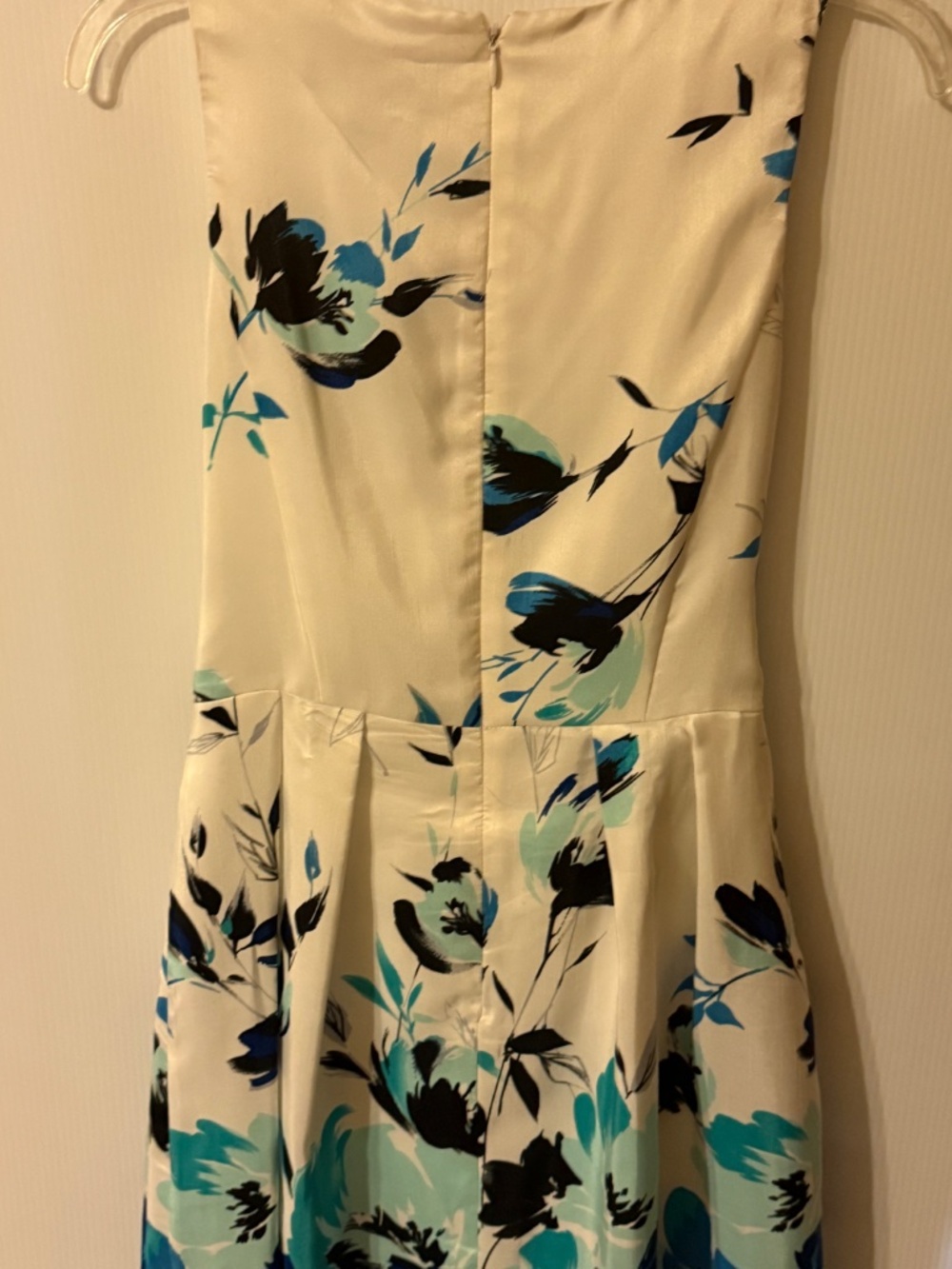 Floral Perceptions Sundress - Picture 2 of 3